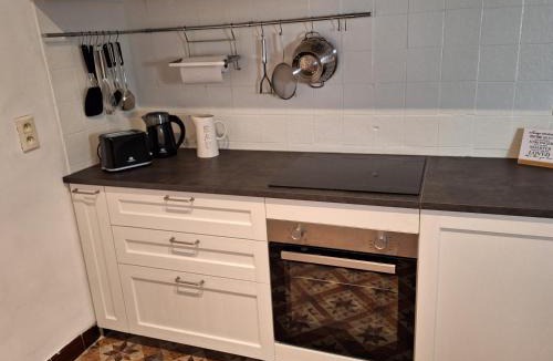 Les Platanes Apartment | Self Contained City Apartment