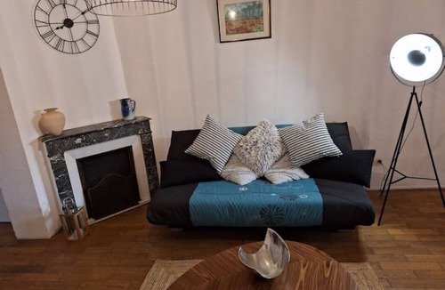 Les Platanes Apartment | Self Contained City Apartmentn