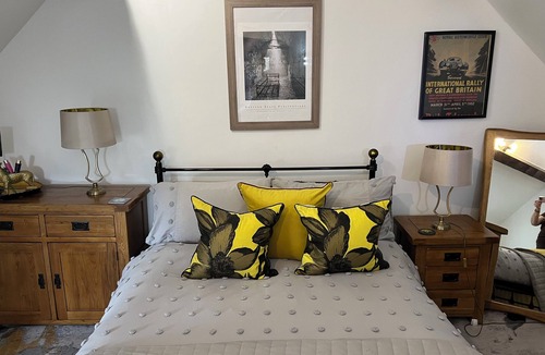 Madeley House | Self contained conversion ideal for exploring