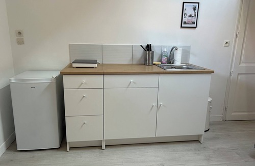 Decines-Charpieu Apartment | Self-contained studio in Decines Centre