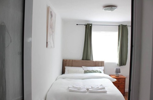 Eltham West House | Self-contained guest suite