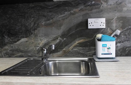 Eltham West House | Self-contained guest suite