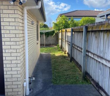 Hillsborough House | Self Contained Room in Hillsborough