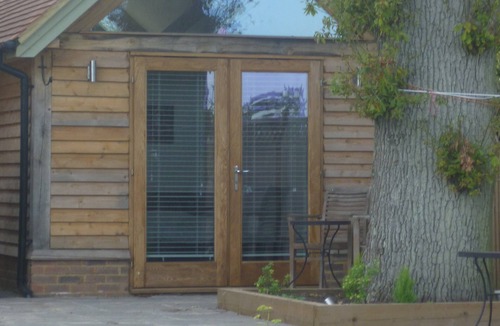 Haslemere Apartment | Self Contained Small Barn Unit in AONB