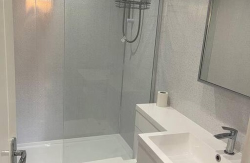 Harrow Apartment | Self Contained Studio Apartment