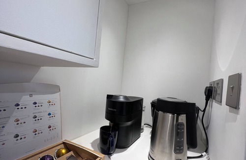 Notting Dale Apartment | Self contained Studio