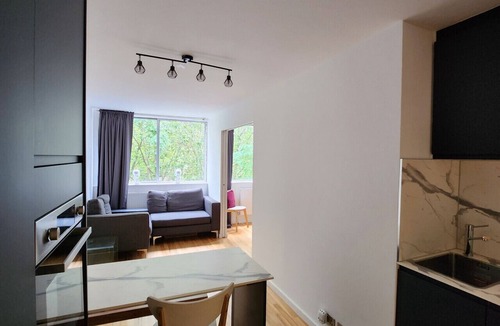 Notting Dale Apartment | Self contained Studio