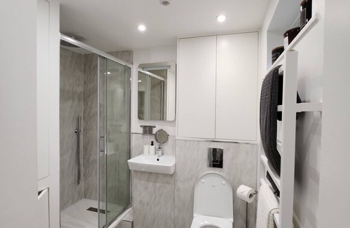 Notting Dale Apartment | Self contained Studio