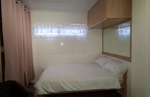 Baguley Apartment | self contained studio flat PatPam