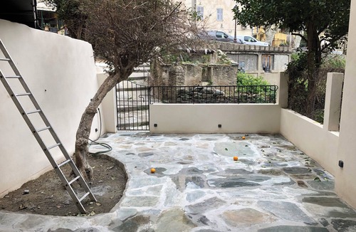 Nonza Apartment | Self-contained studio with courtyard in the heart of Nonza