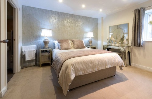 Wakefield Apartment | Self-Contained Two Bedroom Suite with Secure Parking