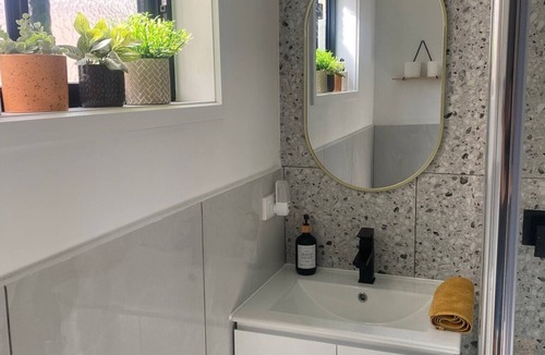 Lynbrook Bed & Breakfast | Self Contained Unit with Ensuite