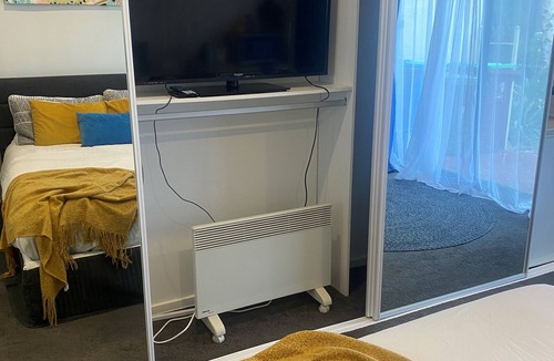 Lynbrook Bed & Breakfast | Self Contained Unit with Ensuite