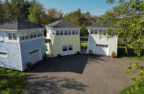Baddeck Cabin | Selkie’s Rest Alex & Mabel Lighthouse (Green)