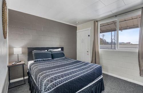 Colville Hotel | Selkirk Motel