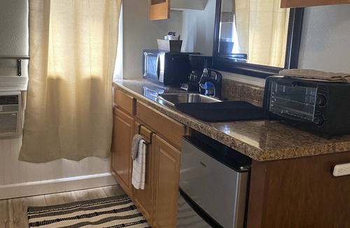 Colville Hotel | Selkirk Motel