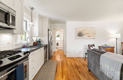 Sellwood-Moreland Apartment | Sellwood Perfection, Superb 1-bedroom apartment with AC in vibrant neighborhood