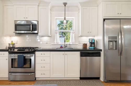 Sellwood-Moreland Apartment | Sellwood Perfection, Superb 1-bedroom apartment with AC in vibrant neighborhood