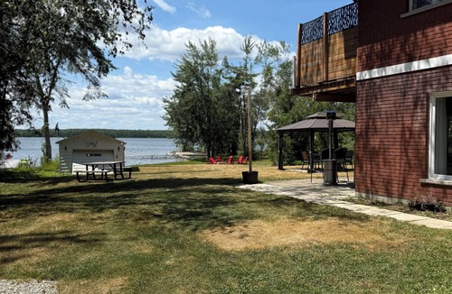 Selwyn Cottage | Selwyn Buckhorn Lakehouse