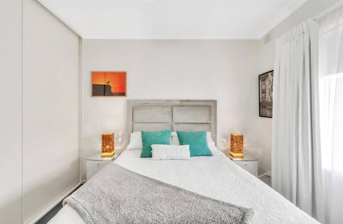 Semaphore Apartment | Semaphore's Seaside Retreat