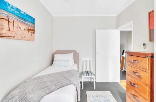 Semaphore Apartment | Semaphore's Seaside Retreat