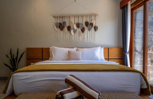 Dewi Sri Villa | Semar Villa, a cozy studio Villa with a Private Pool, Bali