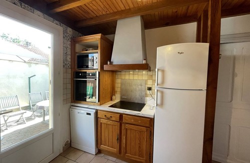 Vieux-Boucau-les-Bains House | Semi-detached villa for 9 ppl. Near beach, pets allowed, parking