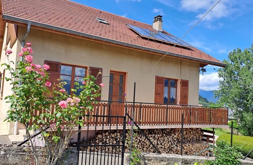Miribel-les-Echelles Cottage | Semi-detached house with exceptional view -Gîte au coeur du village
