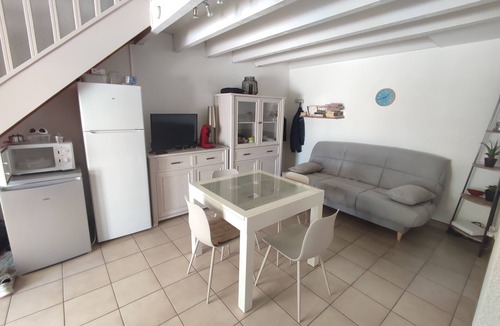 Saint-Cyprien Plage House | semi-detached villa sleeps 6, 3-star furnished holiday accommodation