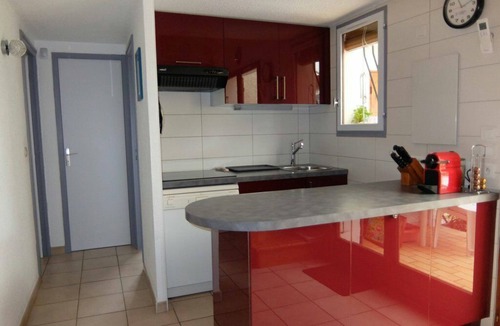 Saint-Cyprien Plage House | semi-detached villa sleeps 6, 3-star furnished holiday accommodation