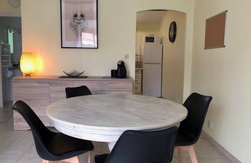 Angles Cottage | Semi-detached cottage with heated pool 5km from the beach