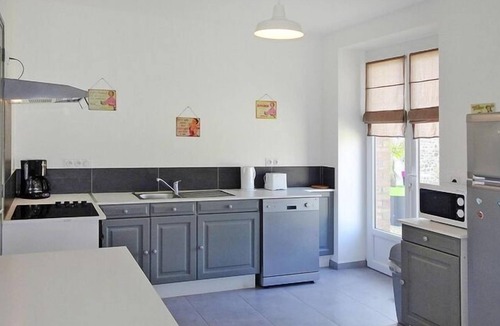 Bacilly House | Semi detached house, Bacilly