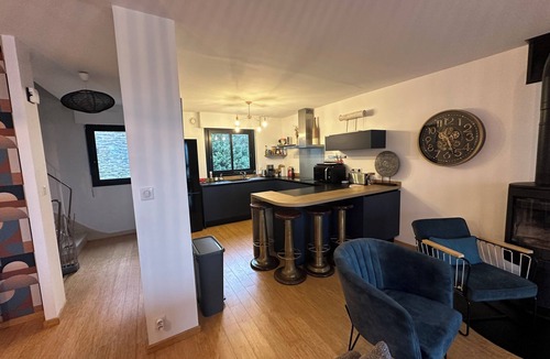 Saint-Marc House | Semi-detached town house 110 M2, two levels with view of the port of Brest