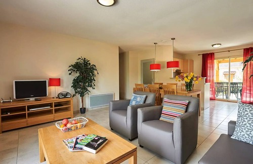 Lanzac Villa | Semi-detached villa, 1 bathroom, sleeps 6