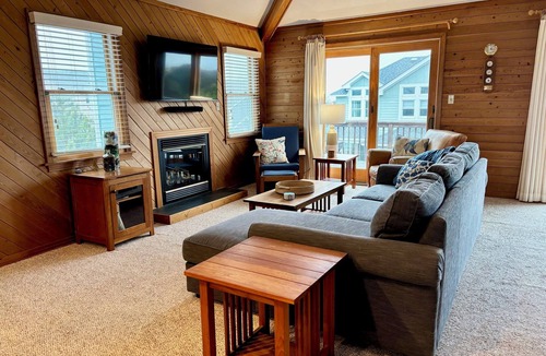 Ocean Sands House | Semi-ocean front stunner, beautiful views, great amenities