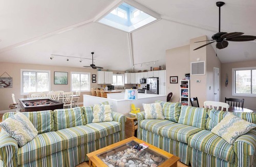 Whalehead Beach House | Semi-Oceanfront w/Heated Pool & Cabana