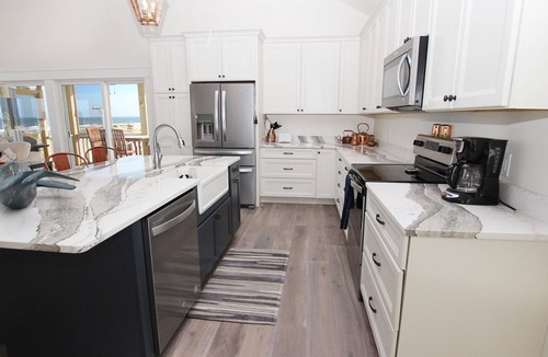 Carova Beach House | Semi-Oceanfront, Wild Horses, Hot Tub, Ocean Views! 4x2000, Sandfiddler Inn