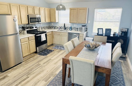 Leeward Sands House | Semi Private Pool <> Large Fenced Yard <> 2 bdrm - 2 bath