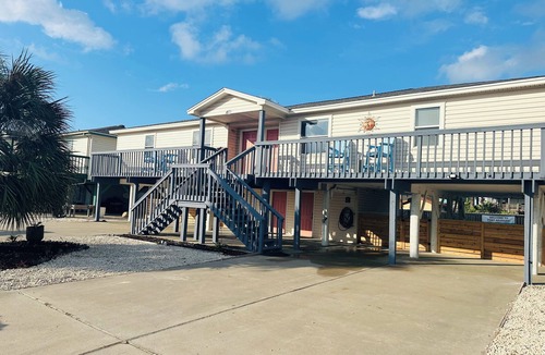 Leeward Sands House | Semi Private Pool <> Large Fenced Yard <> 2 bdrm - 2 bath