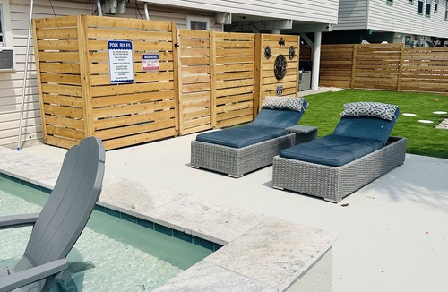 Leeward Sands House | Semi Private Pool <> Large Fenced Yard <> 2 bdrm - 2 bath