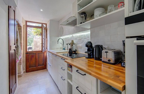 Rochecorbon House | Semi-troglodyte house between the Loire and the castles