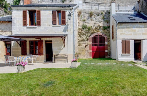 Rochecorbon House | Semi-troglodyte house between the Loire and the castles