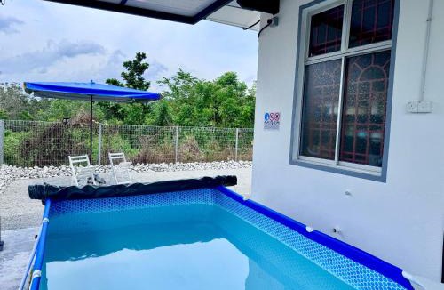 Paya Mengkuang Apartment | SemiD-Projector-Pool-Netflix-3R2BR-FullyAircon