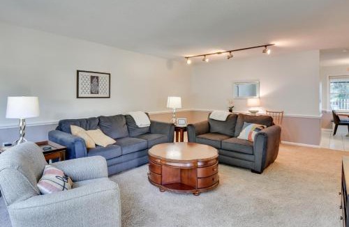 Keowee House | Seneca Escape w/Screened Patio: Near Lakes!