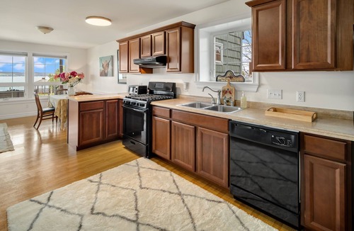 Romulus Apartment | Seneca Lake-Beautiful Waterfront-Private Dock- 7BR/5BA near Sampson State Park