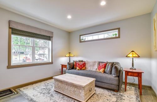 Valois Apartment | Seneca Lake Wine Trail Studio w/Balcony & Views!