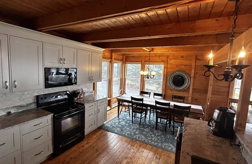 Geneva House | Seneca Lakefront Bliss - On Wine Trail -Three Brothers, Ventosa, Geneva