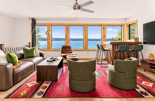 Town of Torrey House | Seneca Lakefront | Hot Tub, Sauna & Epic Game Room/Bar