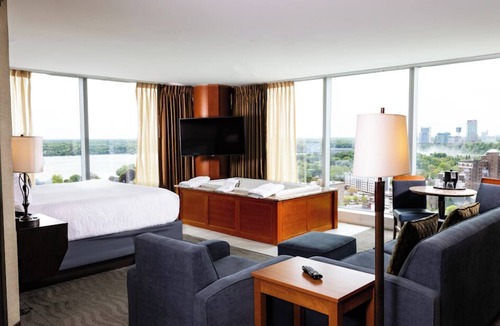 Downtown Niagara Falls Hotel | Seneca Niagara Resort & Casino