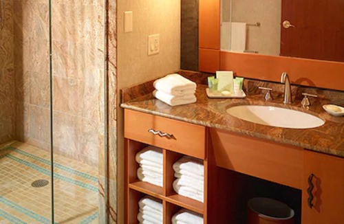 Downtown Niagara Falls Hotel | Seneca Niagara Resort & Casino